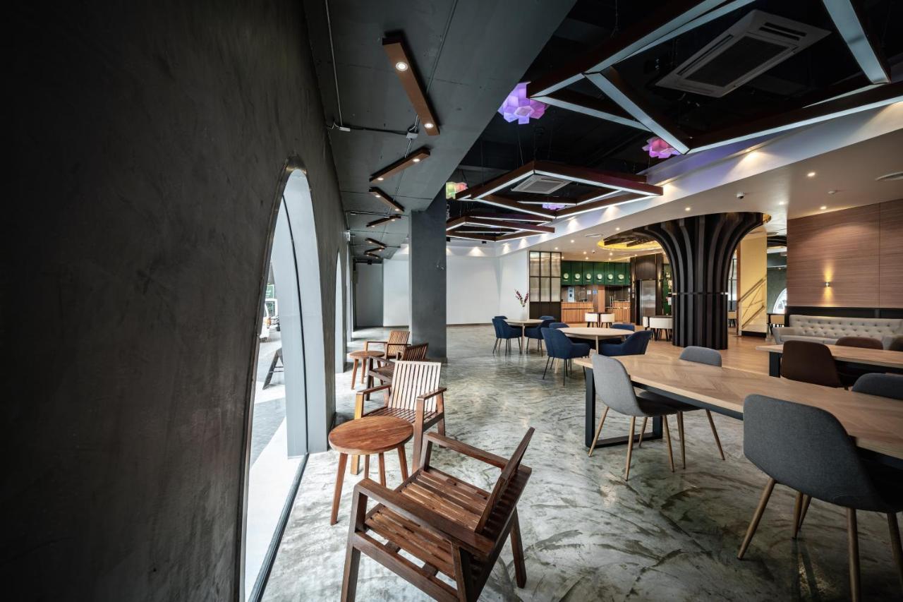 VIX Bangkok at Victory Monument Hotel Bagian luar foto